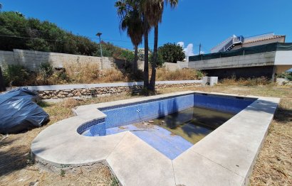 Resale - House - Detached Villa - Estepona - Estepona Centro