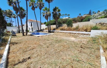 Resale - House - Detached Villa - Estepona - Estepona Centro