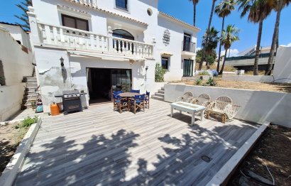 Resale - House - Detached Villa - Estepona - Estepona Centro