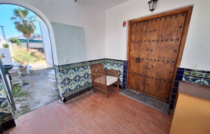 Resale - House - Detached Villa - Estepona - Estepona Centro