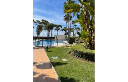 Resale - Apartment - Middle Floor Apartment - Estepona - Estepona Centro