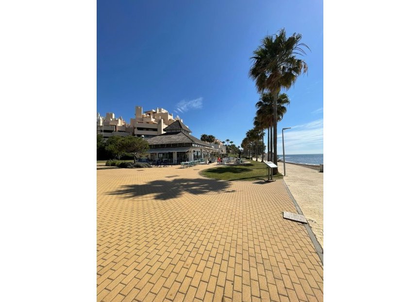 Resale - Apartment - Middle Floor Apartment - Estepona - Estepona Centro