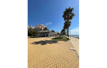 Resale - Apartment - Middle Floor Apartment - Estepona - Estepona Centro