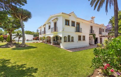 Resale - House - Detached Villa - Marbella - Guadalmina Baja