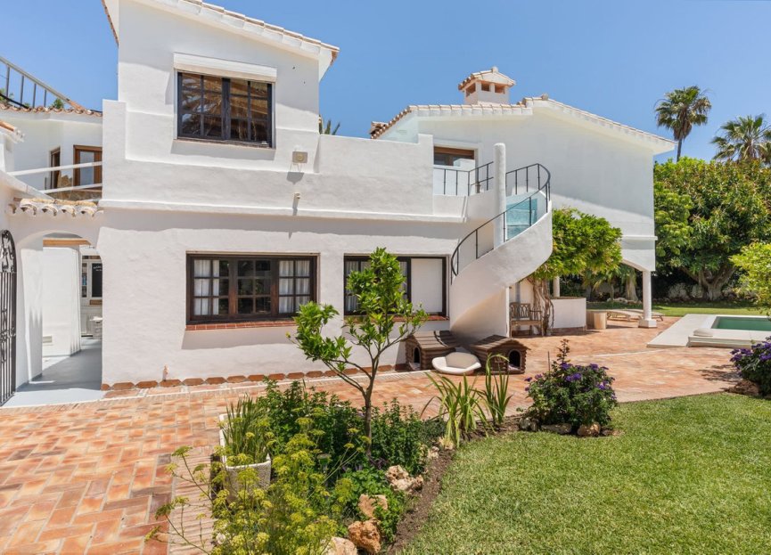 Resale - House - Detached Villa - Marbella - Guadalmina Baja