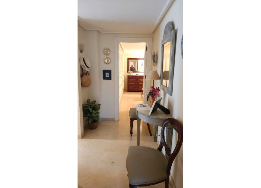 Resale - Apartment - Ground Floor Apartment - Estepona - Estepona Centro