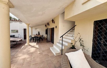 Resale - House - Detached Villa - Estepona - Estepona Centro