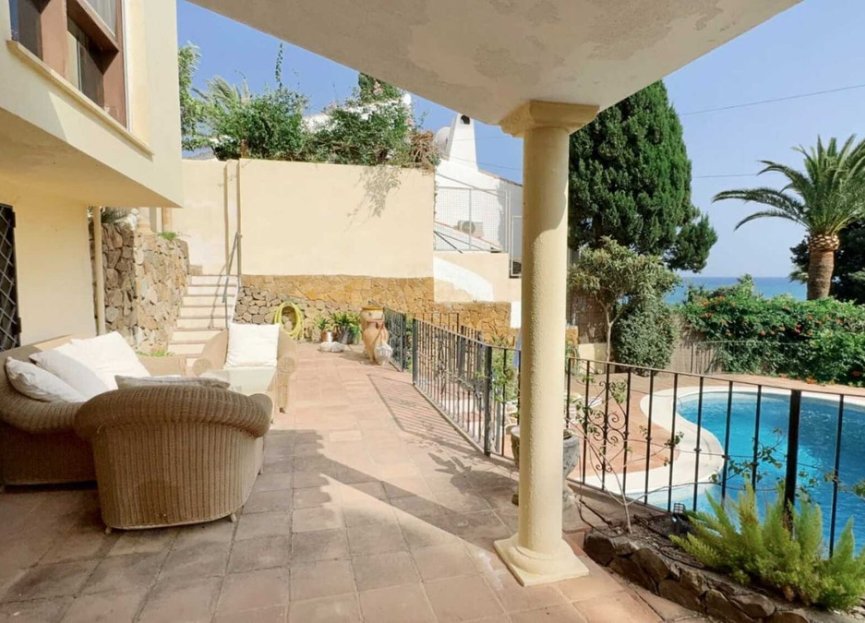 Resale - House - Detached Villa - Estepona - Estepona Centro