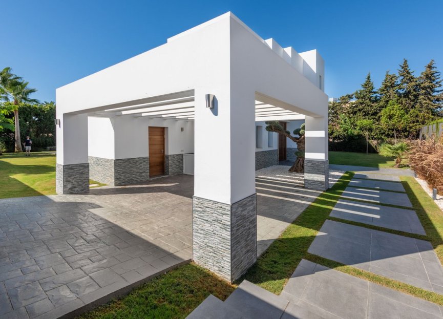 Resale - House - Detached Villa - Estepona - Estepona Centro