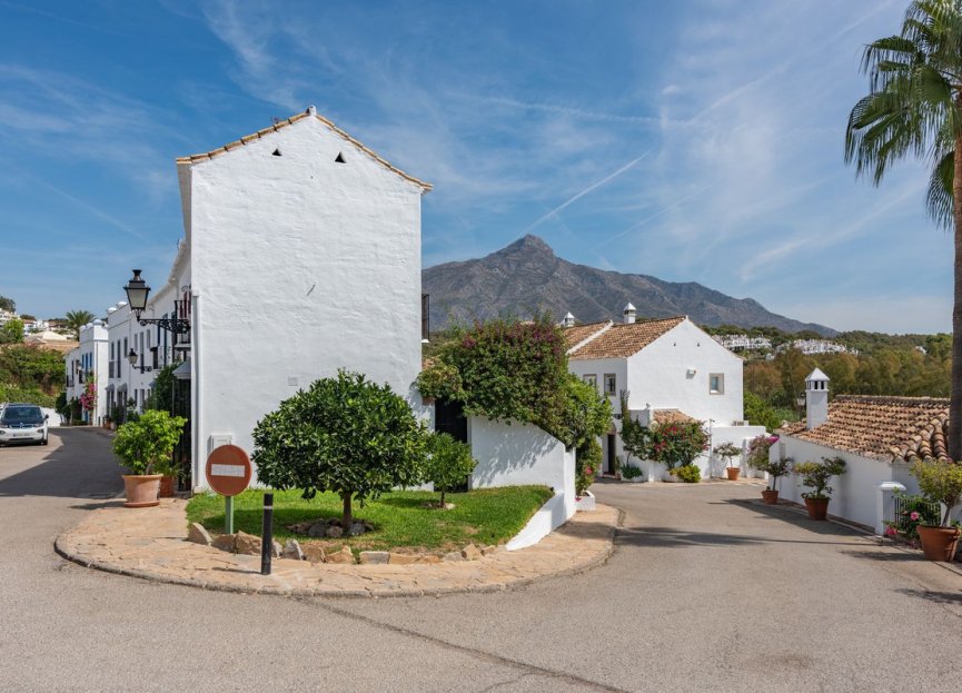 Resale - House - Townhouse - Marbella - Nueva Andalucia