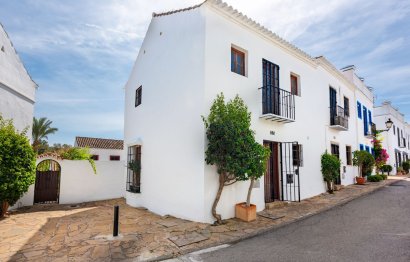 Resale - House - Townhouse - Marbella - Nueva Andalucia