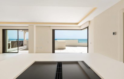 Resale - Apartment - Penthouse - Estepona - Estepona Centro