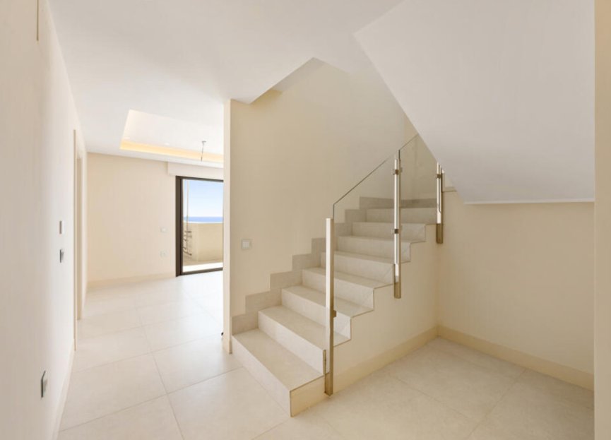 Resale - Apartment - Penthouse - Estepona - Estepona Centro