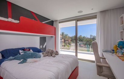 Resale - House - Detached Villa - Marbella - Guadalmina Baja