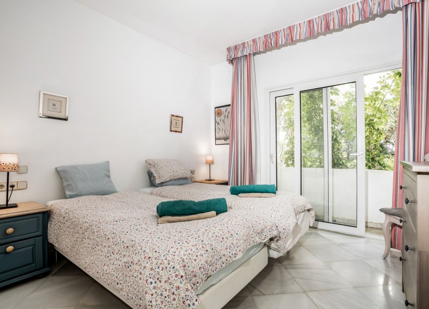 Resale - Apartment - Ground Floor Apartment - Marbella - The Golden Mile