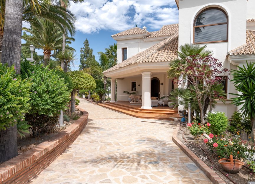 Resale - House - Detached Villa - Marbella - Hacienda Las Chapas