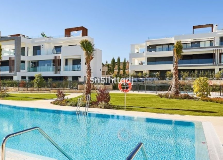 Resale - Apartment - Middle Floor Apartment - Estepona - Bel Air