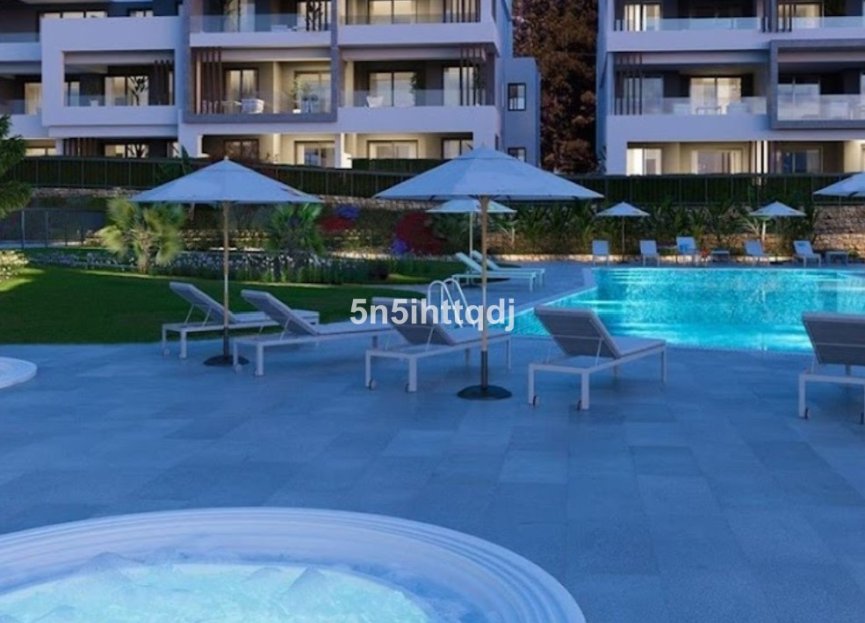 Resale - Apartment - Middle Floor Apartment - Estepona - Bel Air