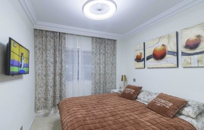 Resale - Apartment - Middle Floor Apartment - Marbella - Puerto Banús