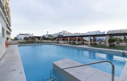 Resale - Apartment - Middle Floor Apartment - Marbella - Puerto Banús