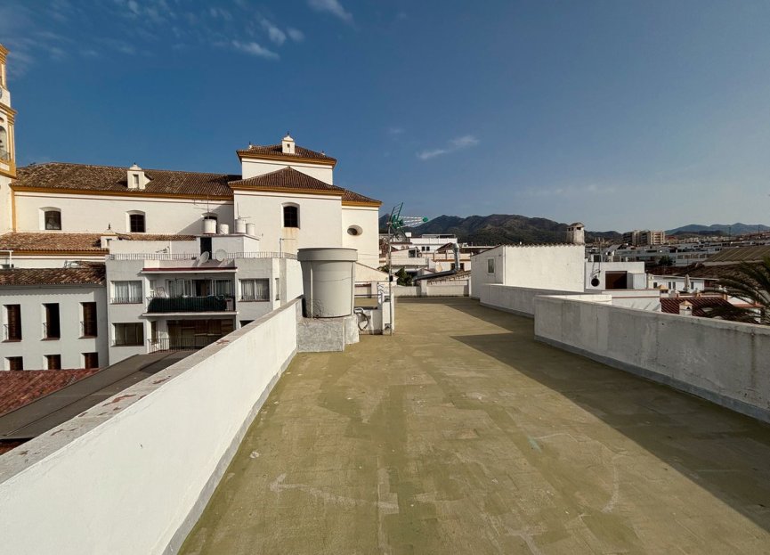 Resale - House - Semi-Detached House - Marbella