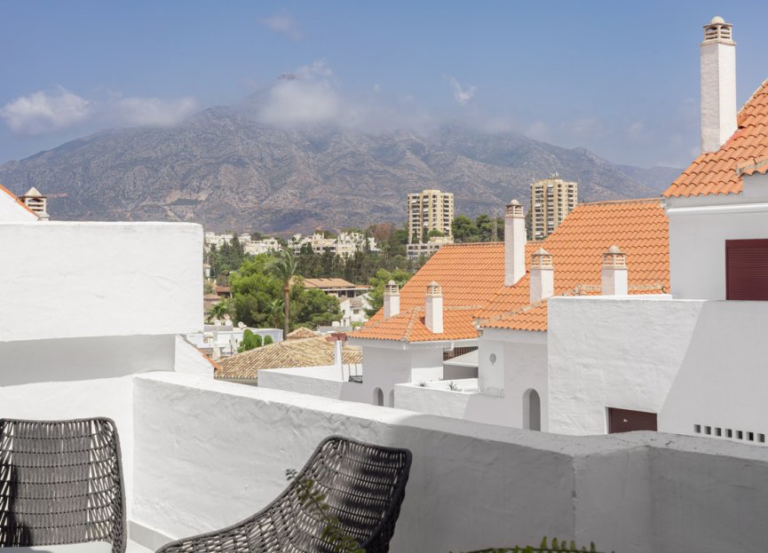 Resale - Apartment - Middle Floor Apartment - Marbella - Nueva Andalucia