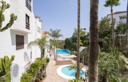 Resale - Apartment - Middle Floor Apartment - Marbella - Nueva Andalucia