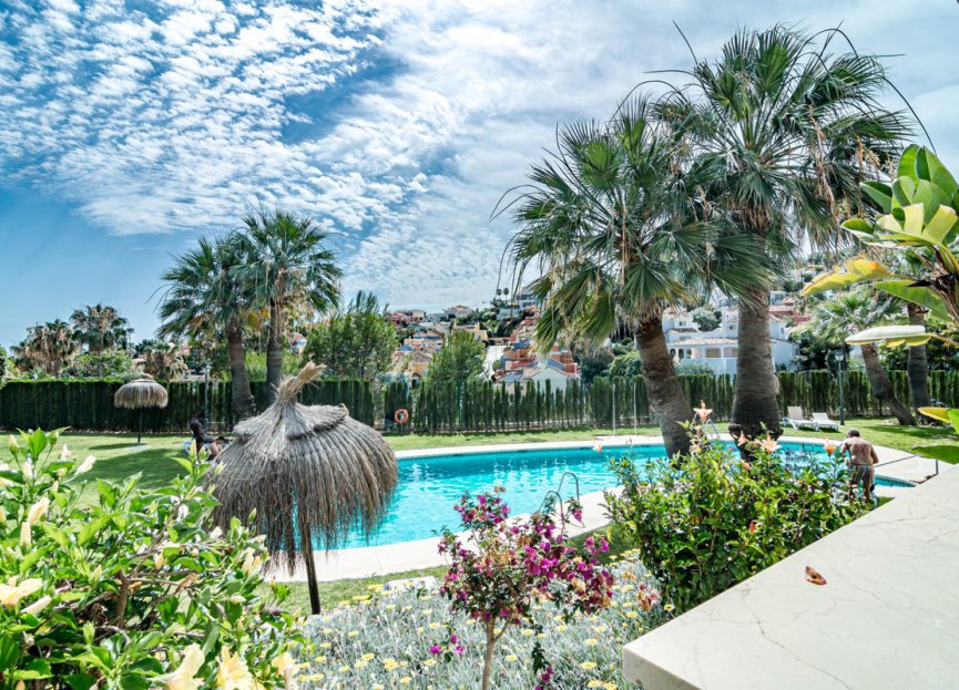 Resale - Apartment - Ground Floor Apartment - Marbella - Nueva Andalucia