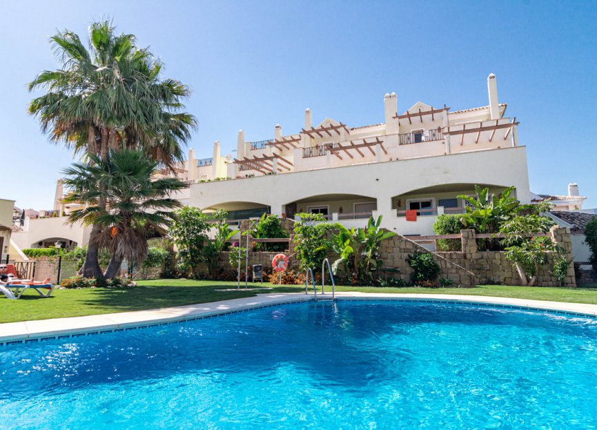 Resale - Apartment - Ground Floor Apartment - Marbella - Nueva Andalucia