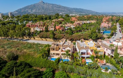 Reventa - House - Semi-Detached House - Marbella - Puerto Banús