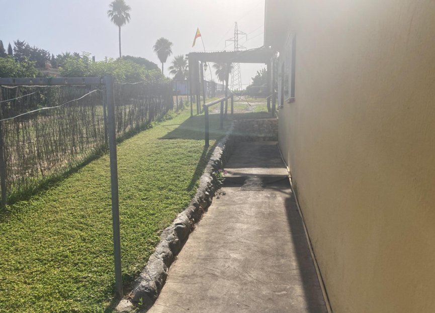 Resale - House - Estepona