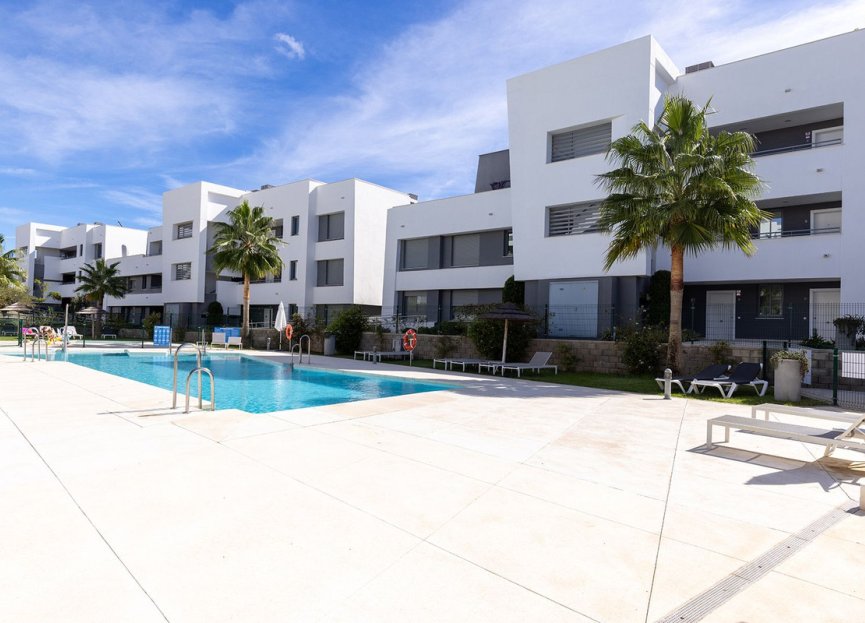 Resale - Apartment - Middle Floor Apartment - Estepona - Selwo