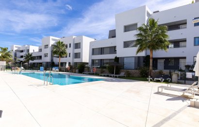 Resale - Apartment - Middle Floor Apartment - Estepona - Selwo