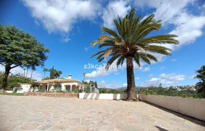 Resale - House - Finca - Cortijo - Estepona - Estepona Centro