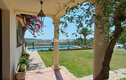 Resale - House - Finca - Cortijo - Estepona - Estepona Centro