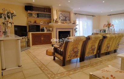 Resale - House - Finca - Cortijo - Estepona - Estepona Centro