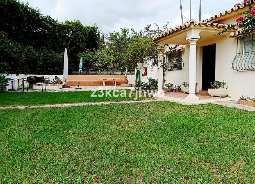 Resale - House - Finca - Cortijo - Estepona - Estepona Centro