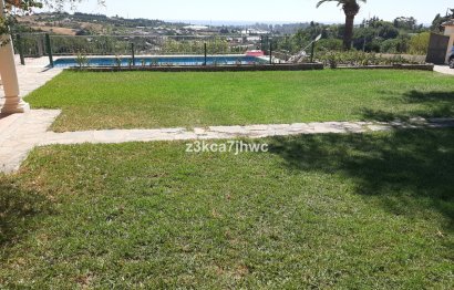 Resale - House - Finca - Cortijo - Estepona - Estepona Centro