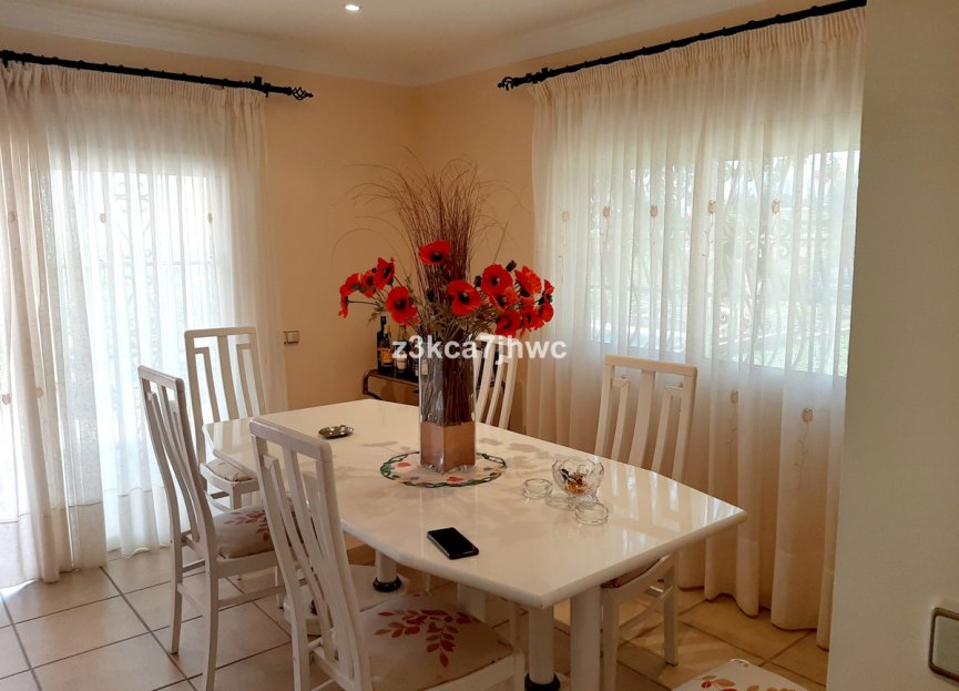 Resale - House - Finca - Cortijo - Estepona - Estepona Centro