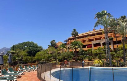 Resale - Apartment - Middle Floor Apartment - Marbella - Bahía de Marbella