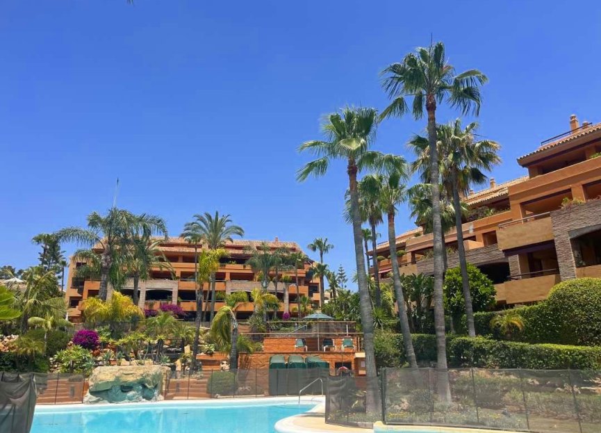 Resale - Apartment - Middle Floor Apartment - Marbella - Bahía de Marbella