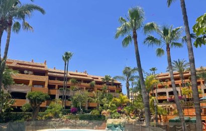 Resale - Apartment - Middle Floor Apartment - Marbella - Bahía de Marbella