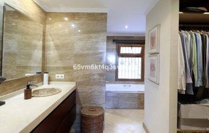 Reventa - House - Detached Villa - Benalmádena - Benalmadena Centro