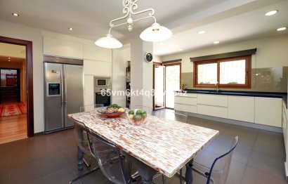 Reventa - House - Detached Villa - Benalmádena - Benalmadena Centro