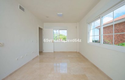 Resale - House - Detached Villa - Benalmádena - Benalmadena Pueblo