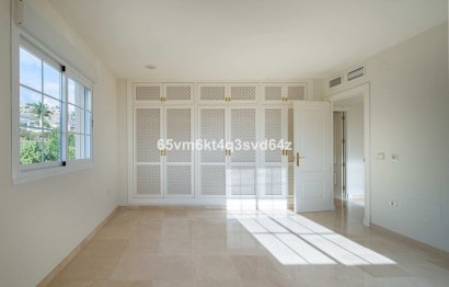 Resale - House - Detached Villa - Benalmádena - Benalmadena Pueblo