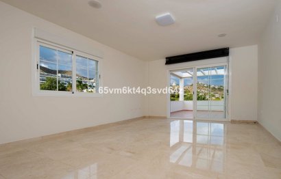 Resale - House - Detached Villa - Benalmádena - Benalmadena Pueblo