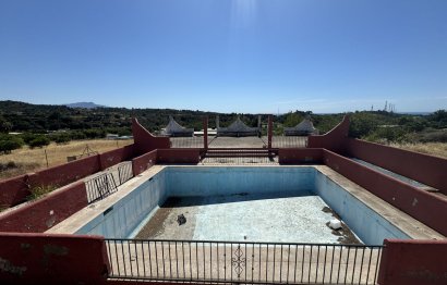 Resale - House - Detached Villa - Estepona - Estepona Centro