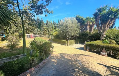 Resale - House - Detached Villa - Estepona - Estepona Centro