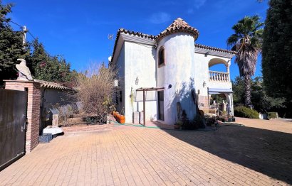 Resale - House - Detached Villa - Estepona - Estepona Centro